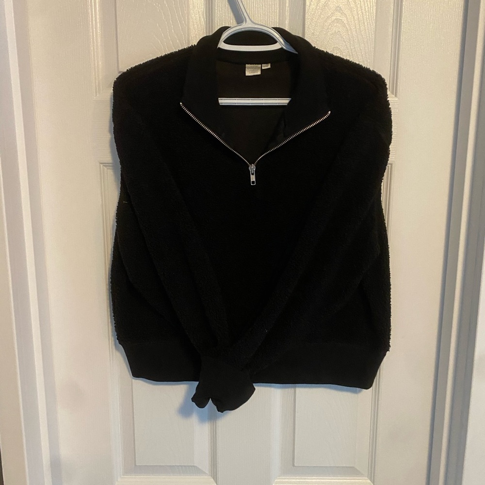 Black Sherpa cropped sweater
